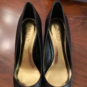 LAUREN Ralph Lauren pointed toe wedge-black 9.5